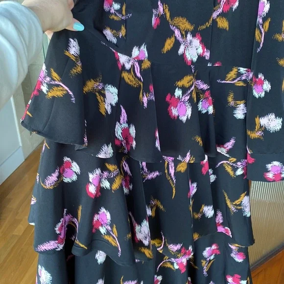 3 tiered floral pattern dress - Picture 3 of 3